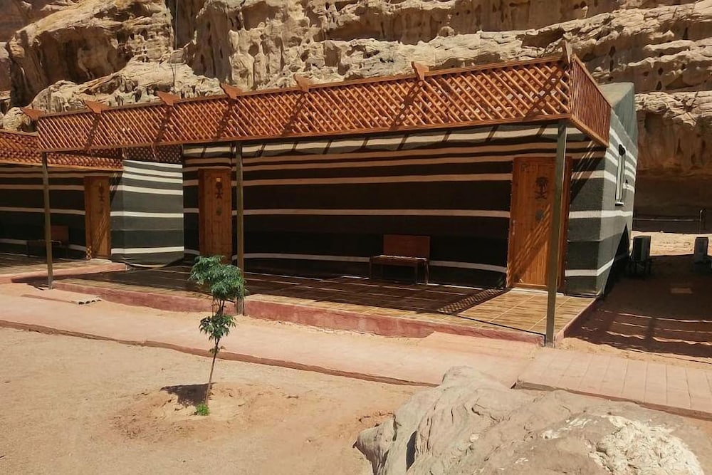 Фото Hasan Zawaideh Camp