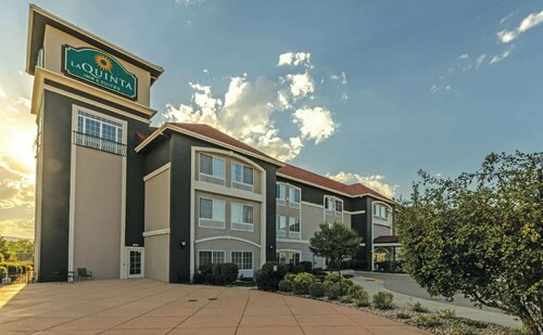 Гостиница La Quinta Inn & Suites by Wyndham Loveland в Лавленде