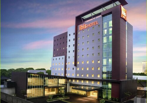 Внешний вид отеля Ibis Makassar City Center в Макасаре, фото 1