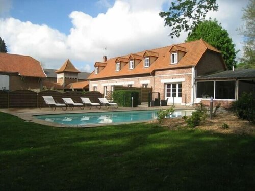 Гостиница Chambres d'Hotes Ch& xE2; teau d'Omi& xE9; court в Пероне
