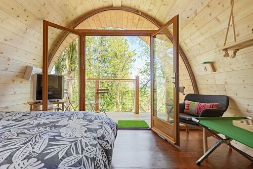 Гостиница Monchateau étoilé Hébergement insolite в Ла-Туре-дю-Пене