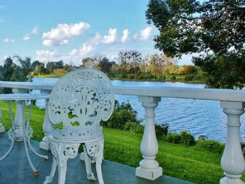 Гостиница Colonial Court Motor Inn в Новом Южном Уэльсе