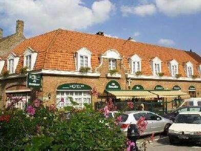 Гостиница Hotel Au Tonnelier в Сенте-Омере