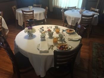 Гостиница Haysler House Bed & Breakfast Inn в Клинтоне