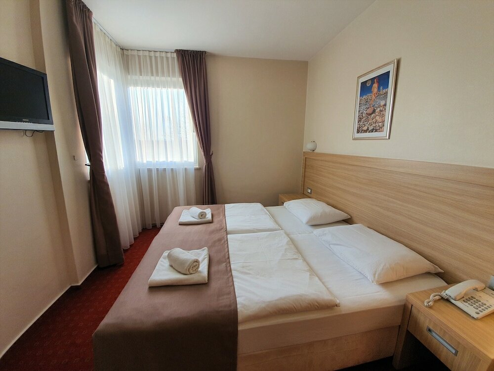 Фото Hotel Brotnjo