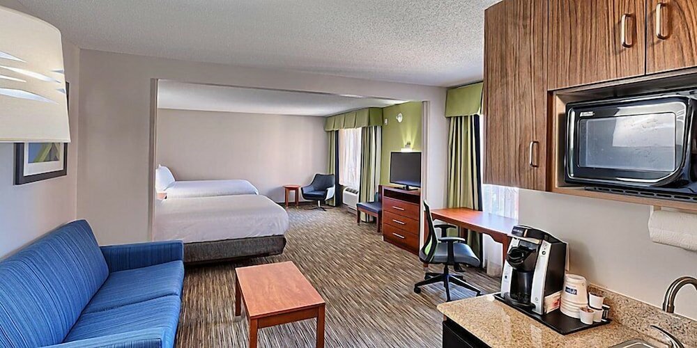 Фото Holiday Inn Express & Suites Raleigh North - Wake Forest, an Ihg Hotel