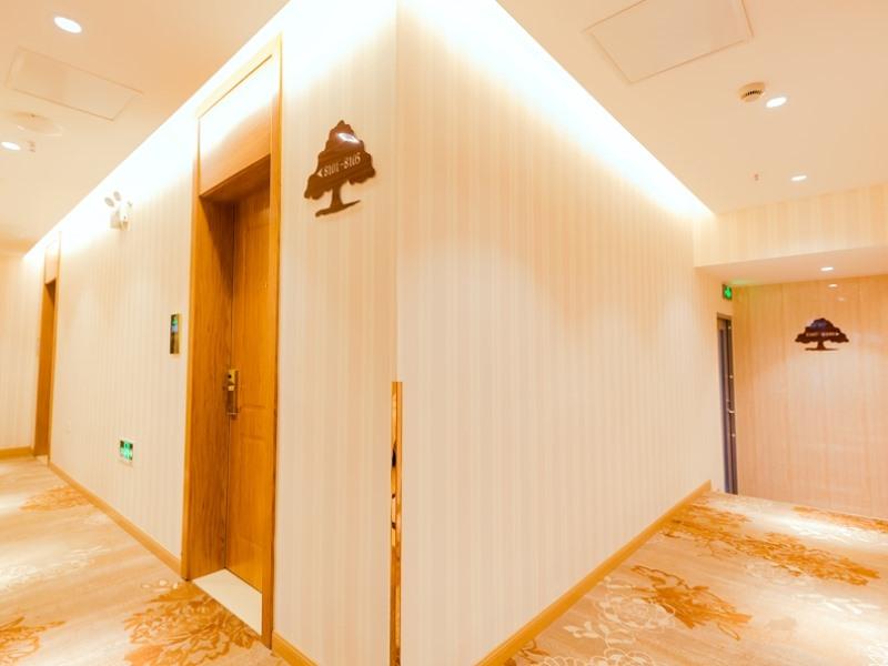 Фото GreenTree Inn Express Hotel
