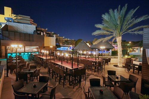 Гостиница Danat Al Ain Resort в Аль-Айне