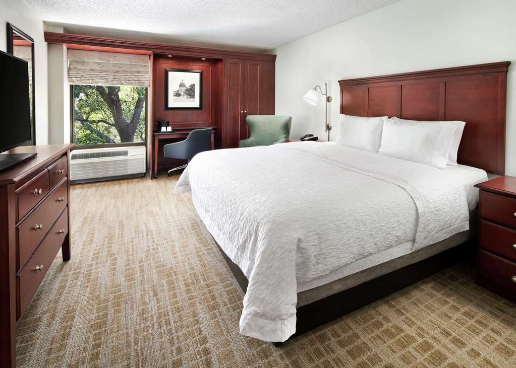 Фото Hampton Inn Austin North @ i - 35 & Hwy 183