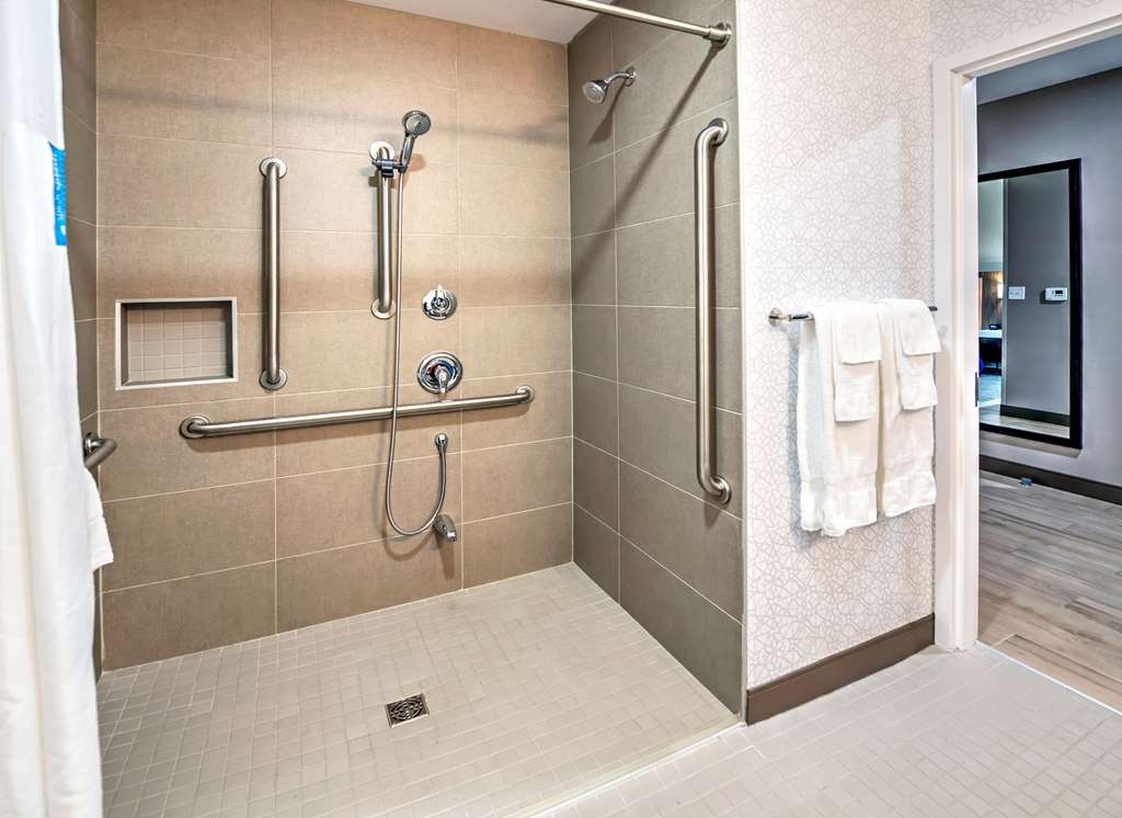 Фото Hampton Inn by Hilton Ottawa