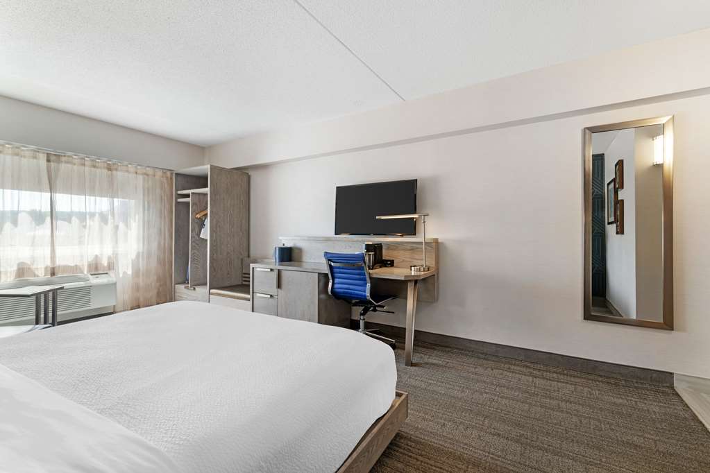 Фото Best Western Plus Landmark Inn