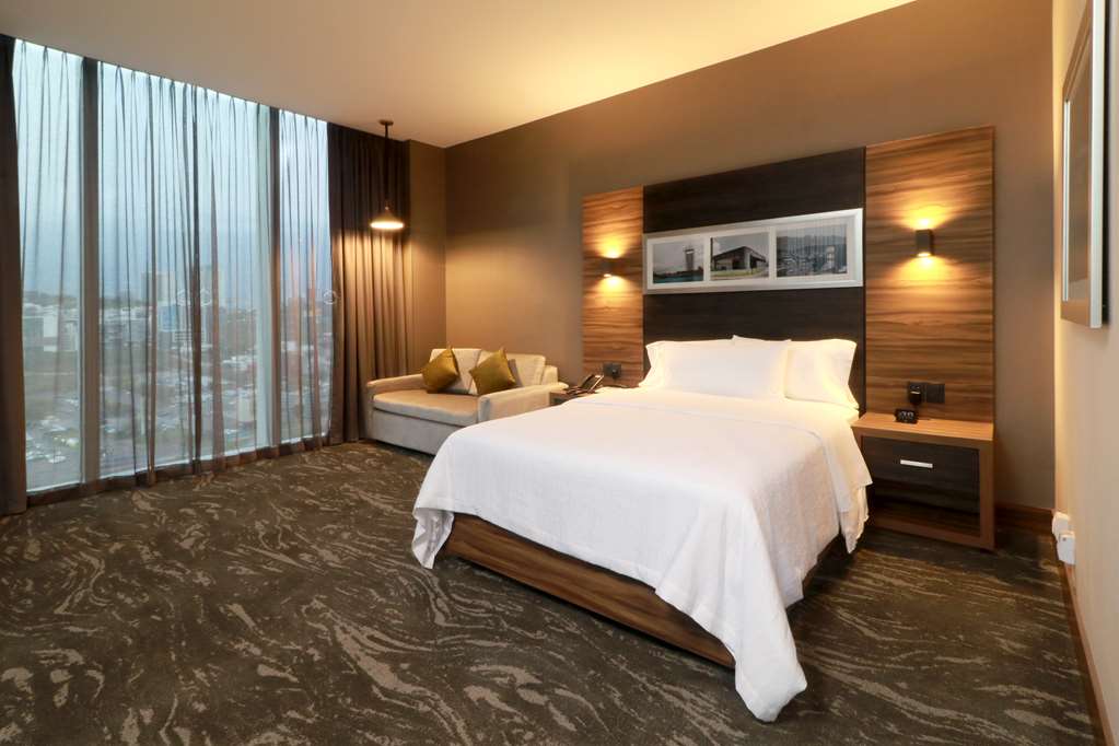 Фото Hilton Garden Inn Monterrey Obispado