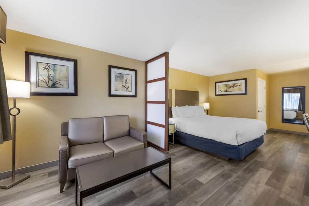 Фото Best Western Fallon Inn & Suites