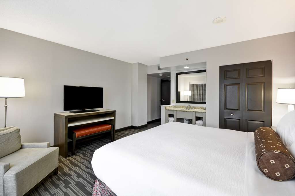 Фото Embassy Suites Hotel Charlotte
