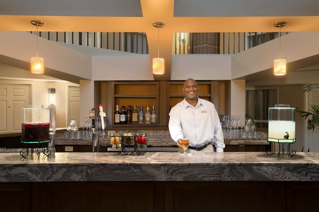 Фото Embassy Suites by Hilton Cleveland Beachwood