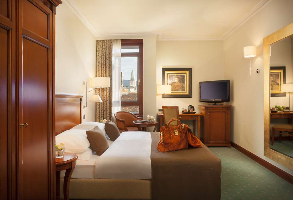 Фото Best Western Premier Hotel Astoria