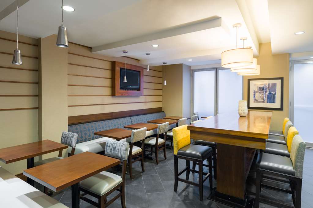 Фото Hampton Inn Manhattan-Chelsea