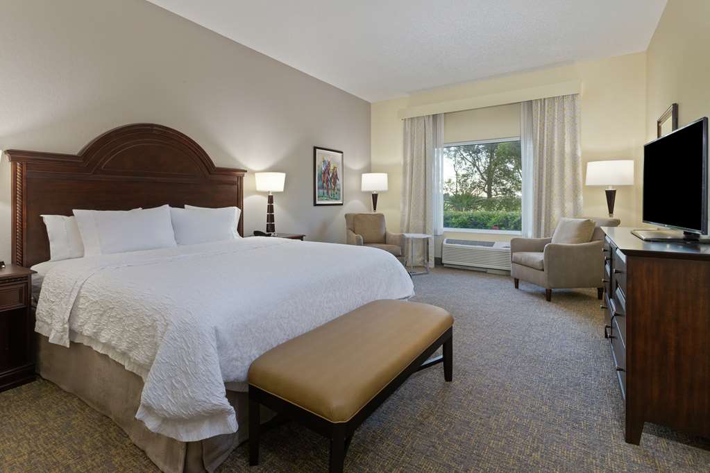 Фото Hampton Inn & Suites Wellington