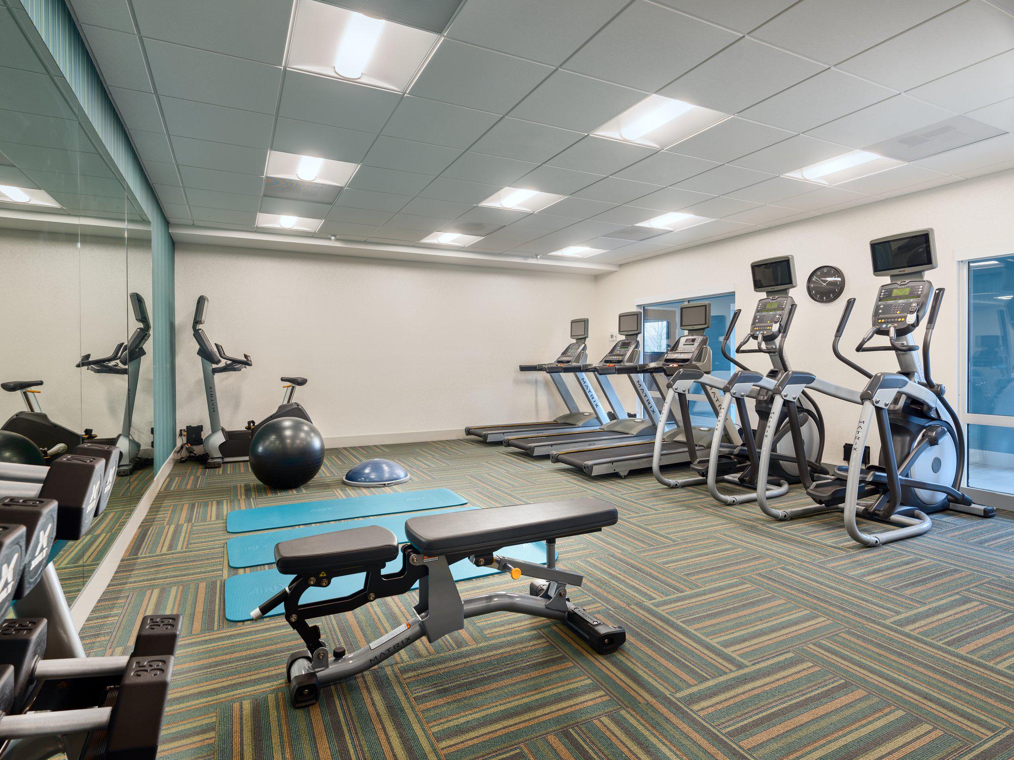 Фото Holiday Inn Express & Suites Salem North - Keizer, an Ihg Hotel