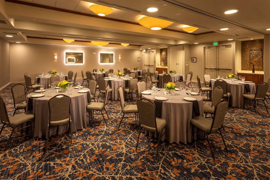 Фото Hilton Garden Inn Seattle/Issaquah
