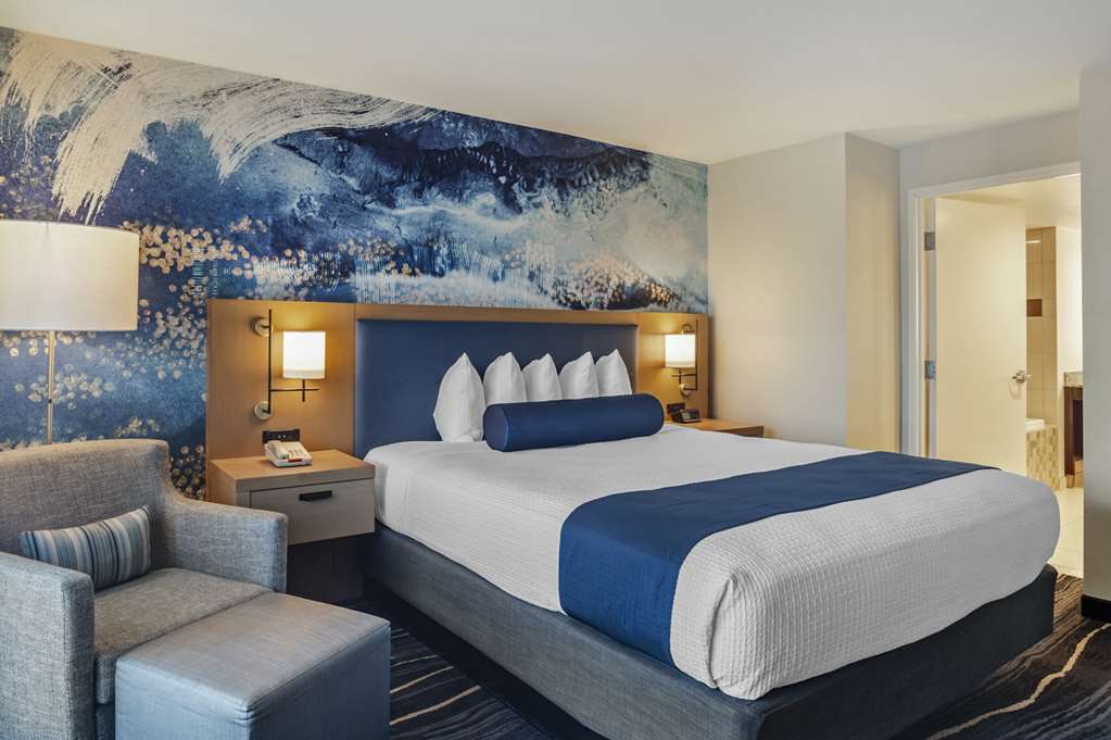 Фото Best Western Plus Marina Gateway Hotel