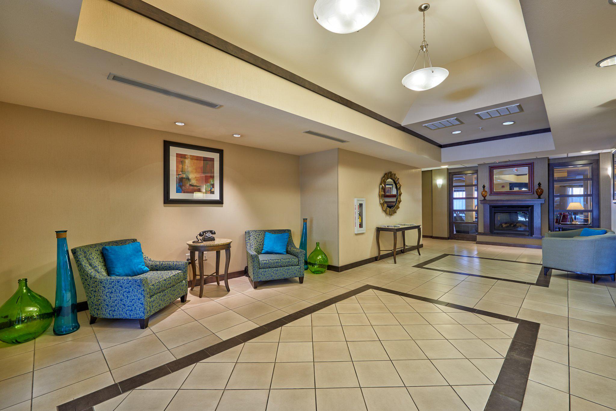 Фото Holiday Inn Express & Suites El Paso Airport Area, an Ihg Hotel