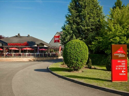 Гостиница Ibis Senlis в Санли