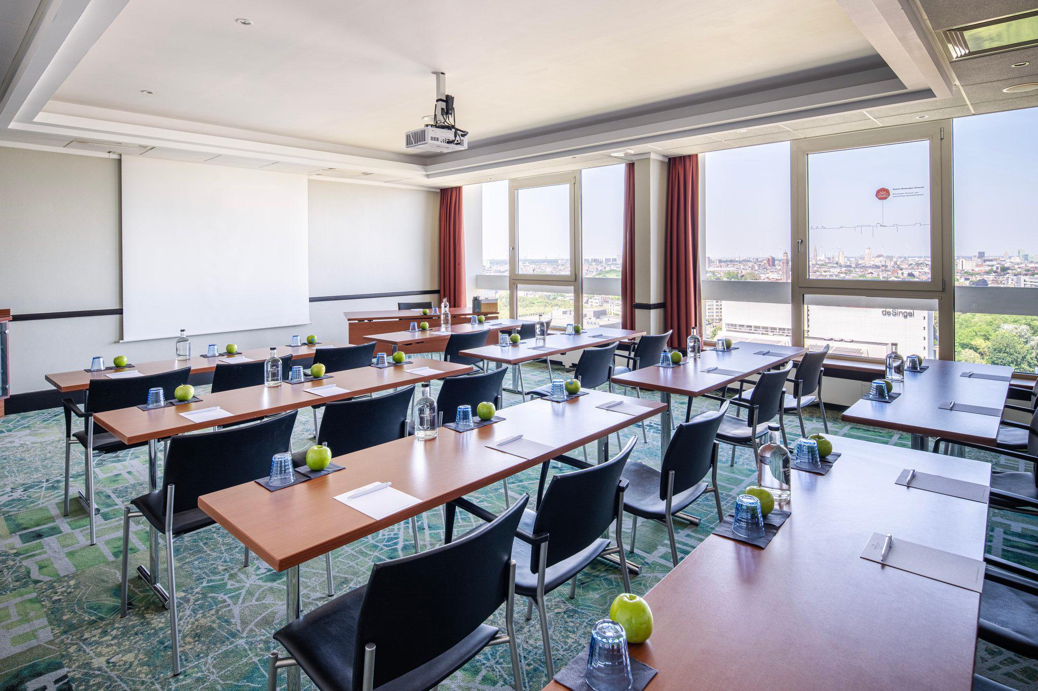 Фото Crowne Plaza Antwerpen by IHG