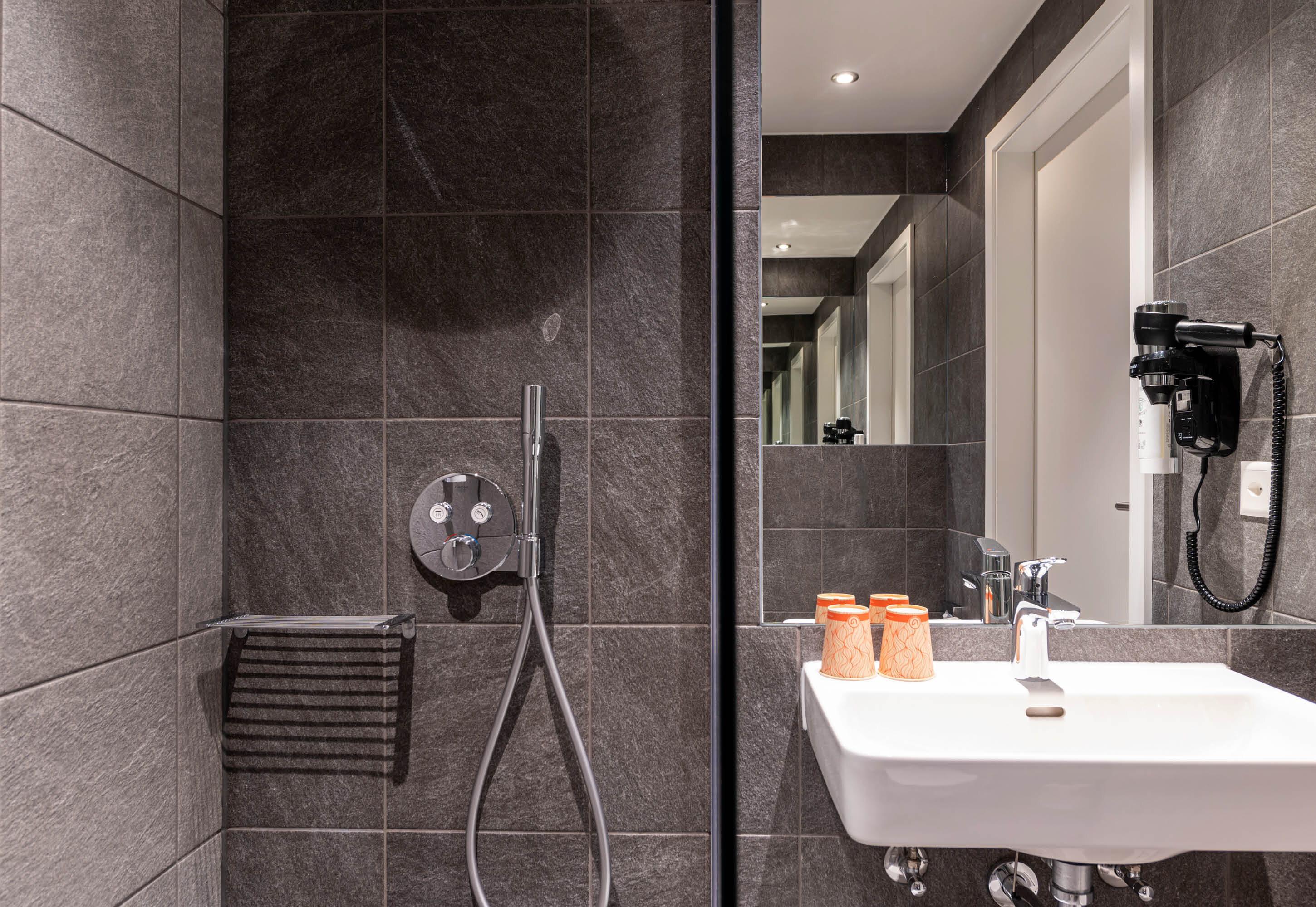 Фото B&b Hotel Geneva Airport