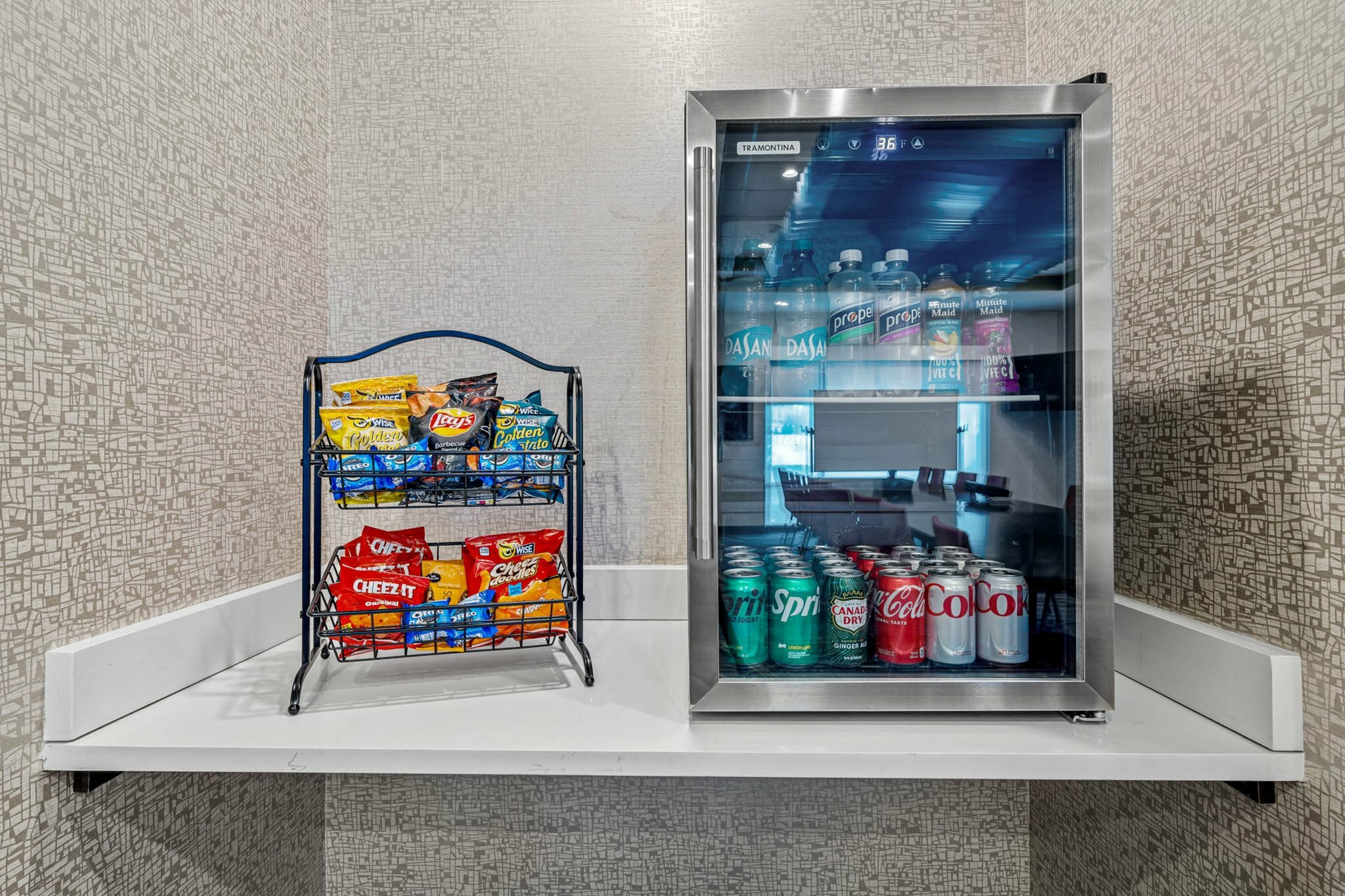 Фото Holiday Inn Express & Suites Lakeland South, an Ihg Hotel