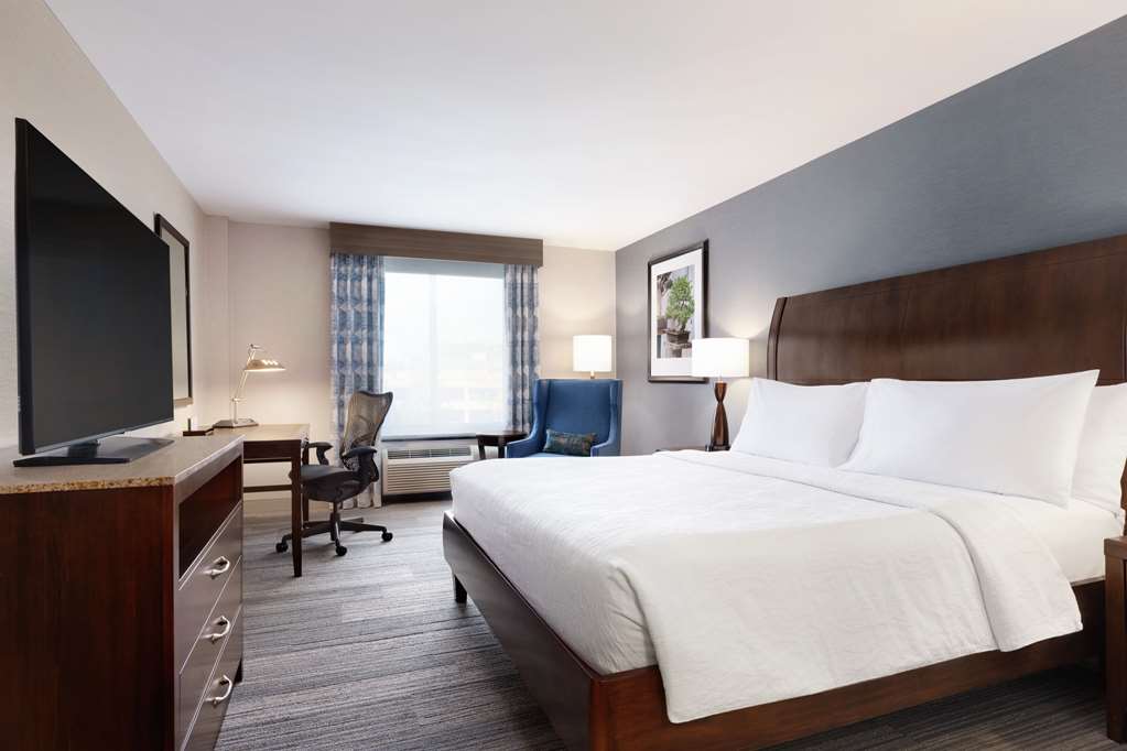 Фото Hilton Garden Inn Stony Brook