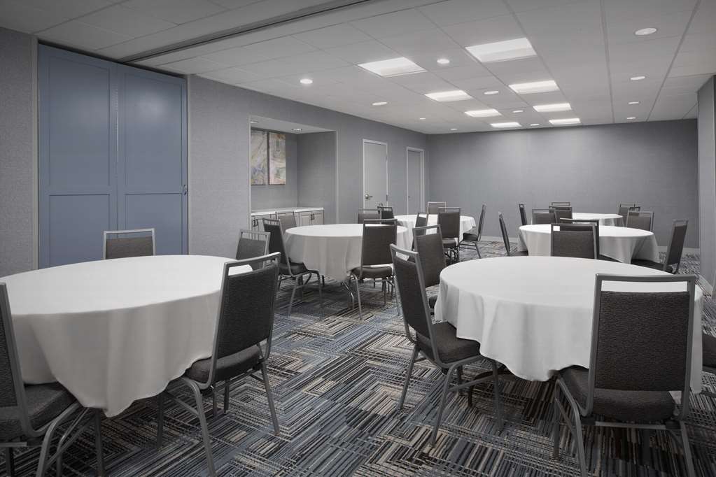 Фото Homewood Suites by Hilton Colorado Springs-North