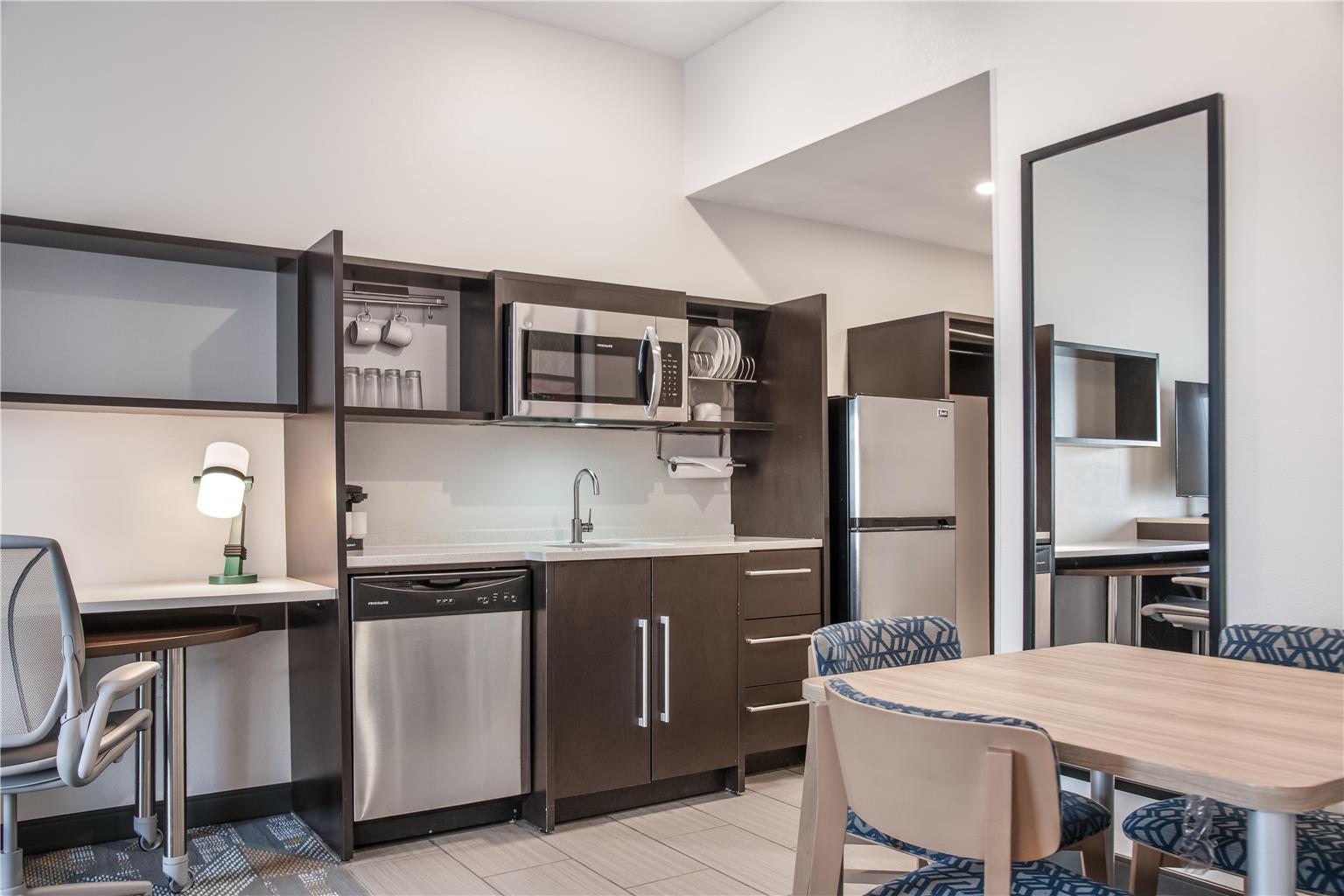 Фото Home2 Suites by Hilton Pensacola I-10 at North Davis Hwy