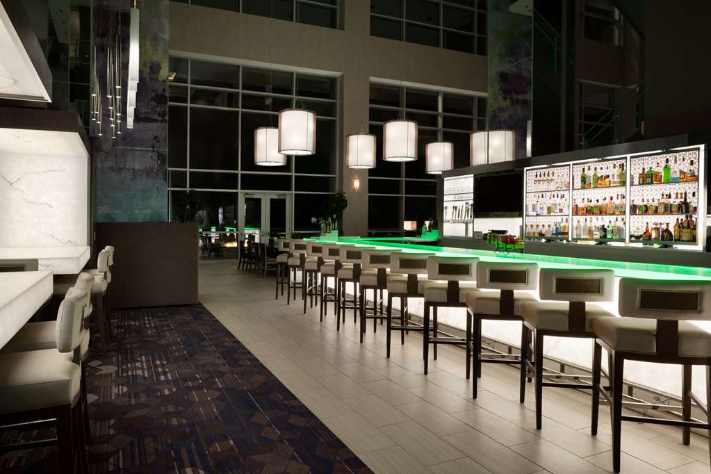 Фото Embassy Suites by Hilton Charlotte Uptown