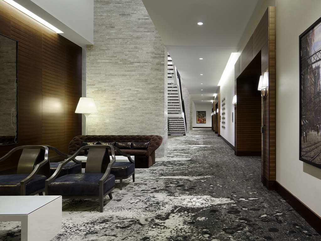 Фото Hilton Columbus Downtown