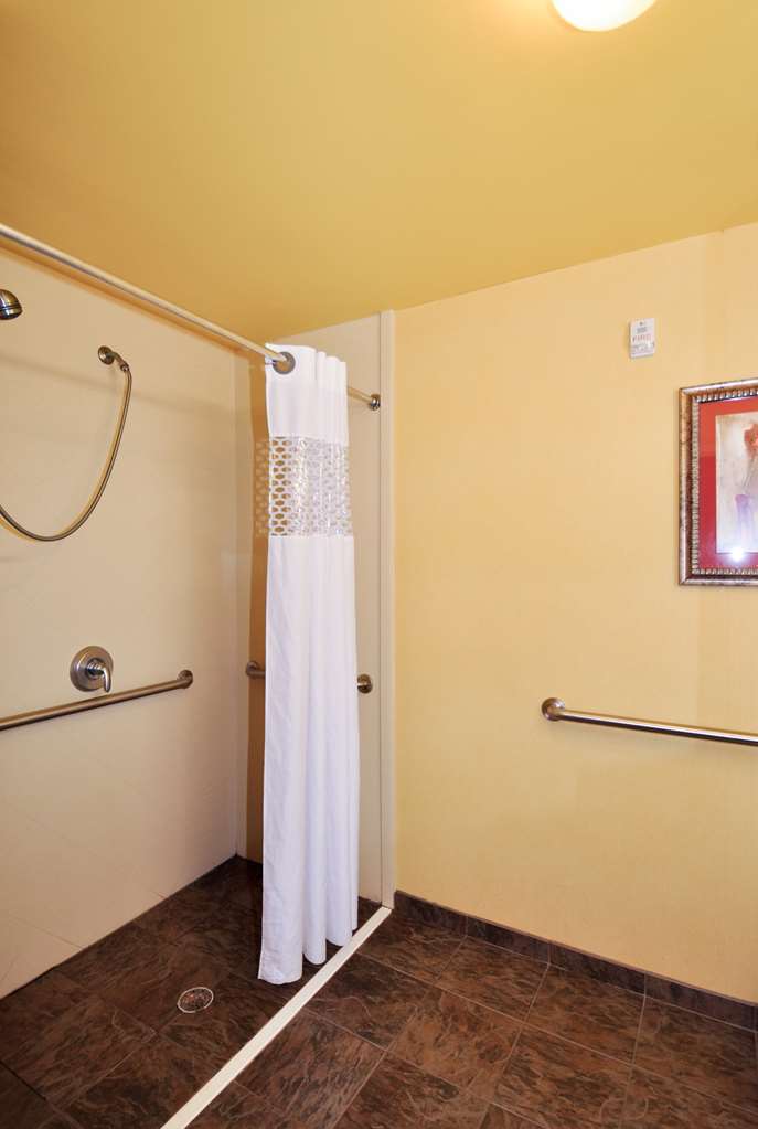 Фото Hampton Inn & Suites Louisville East
