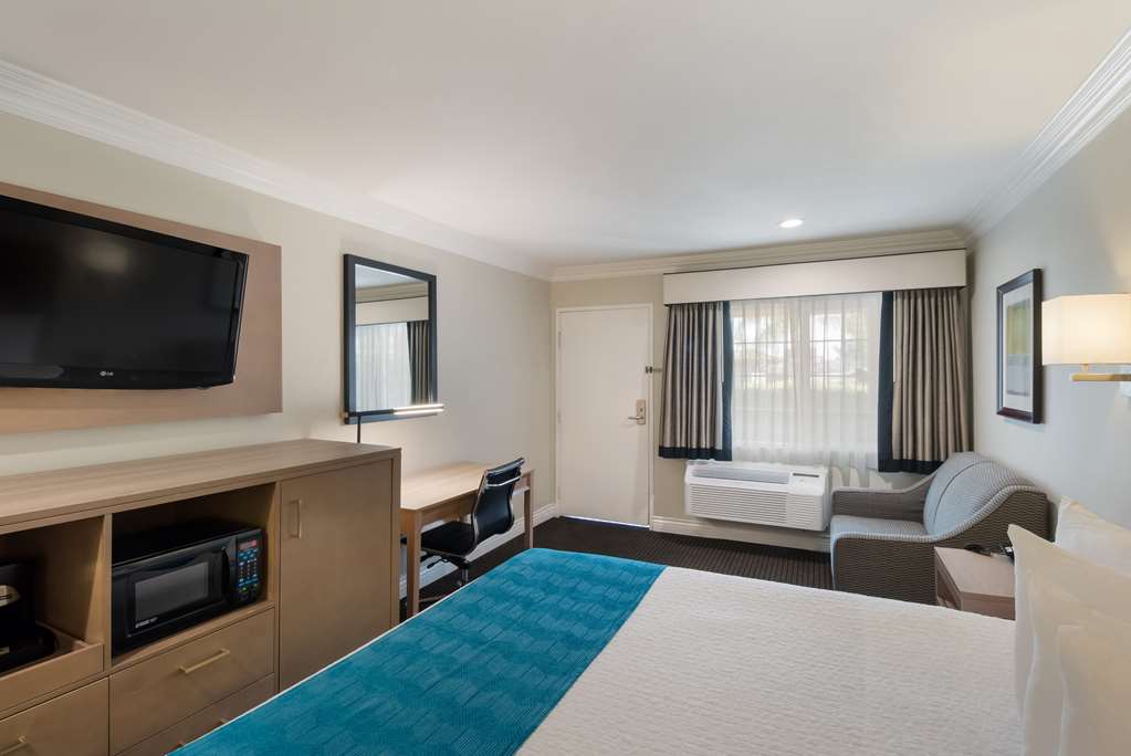 Фото Best Western Woodland Hills Inn