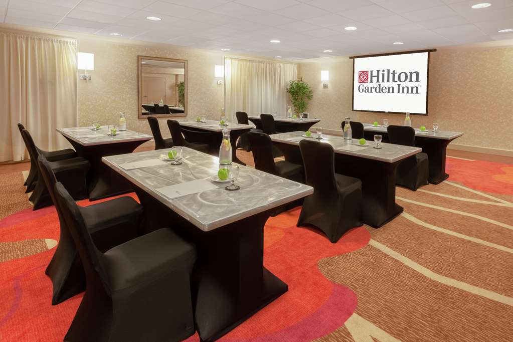 Фото Hilton Garden Inn Pittsburgh University Place