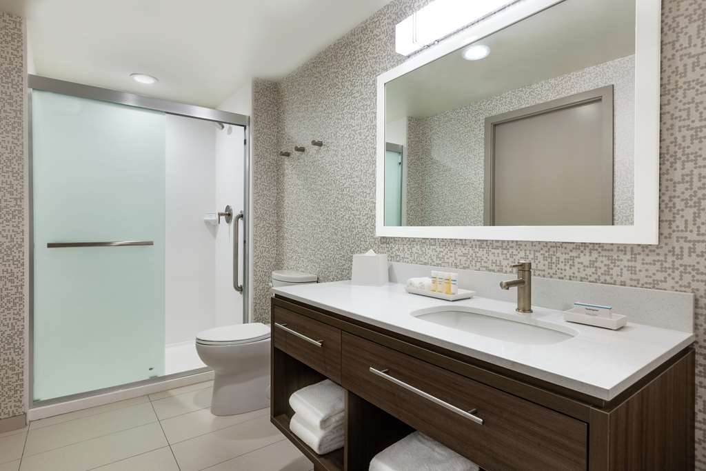 Фото Home2 Suites by Hilton New Brunswick, Nj