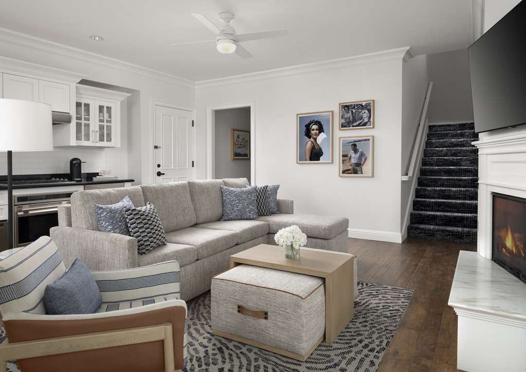 Фото Beach Village at The Del, Curio Collection by Hilton