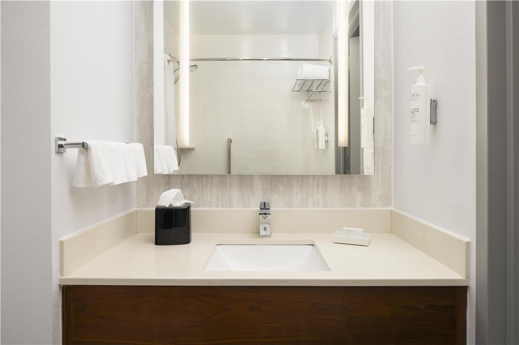 Фото Hilton Garden Inn New York/Midtown Park Avenue