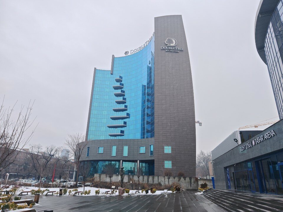 Фото DoubleTree by Hilton Hotel Yerevan City Centre