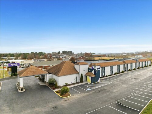 Гостиница Clarion Pointe Abingdon I-81 near Fairgrounds в Абингдоне