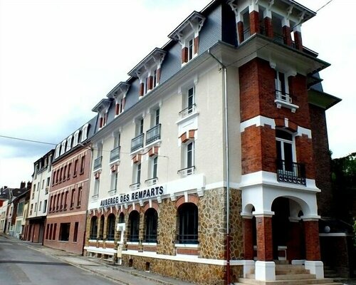 Гостиница L'Auberge des Remparts в Пероне