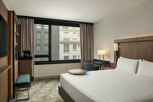 отель Courtyard by Marriott Paris Porte de Versailles