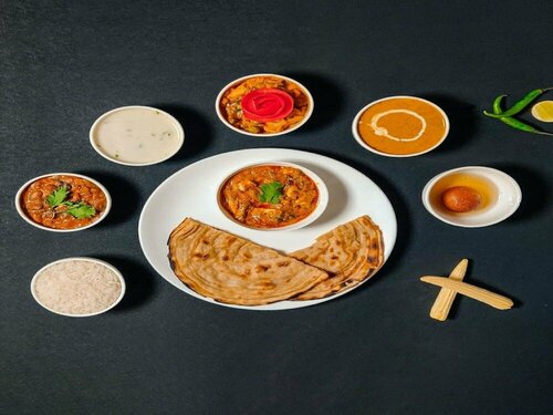 Гостиница Capital O 15754 Mookkannoor Tourist Home в Керале