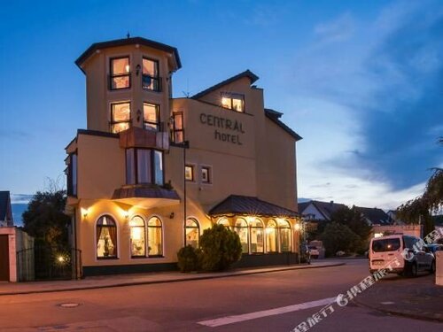 Гостиница Central-Hotel am Königshof в Фирнхайме