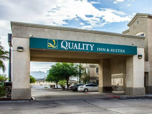 Гостиница Quality Inn & Suites Yuma в Юме