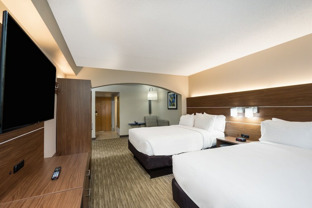 Фото Holiday Inn Express Hotel & Suites Louisville East, an Ihg Hotel