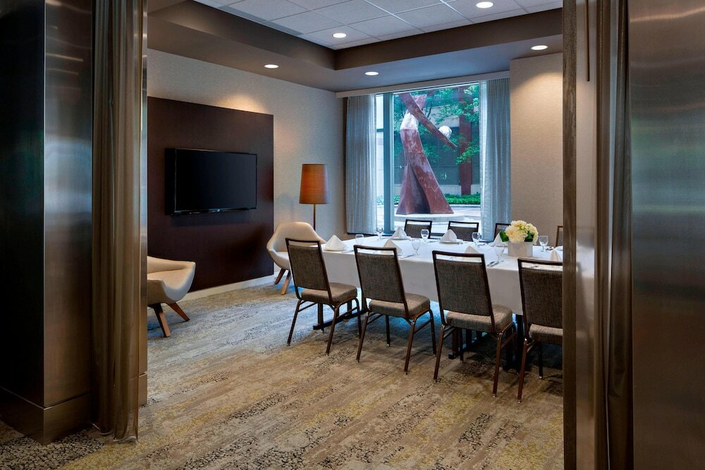 Фото Courtyard by Marriott Downtown Grand Rapids